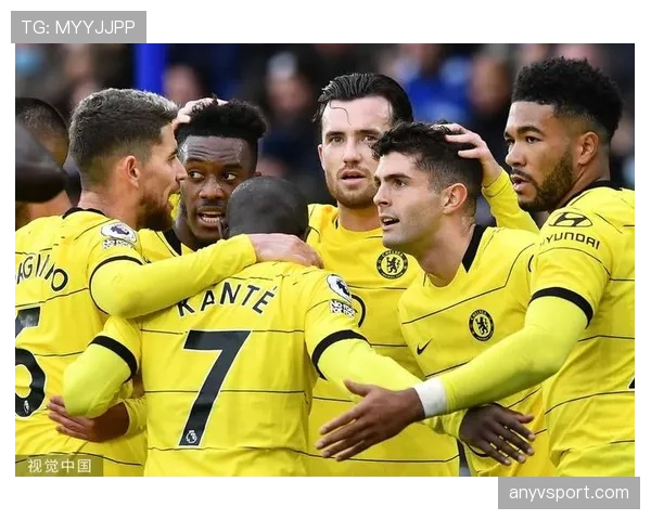 从黑马奇兵到切尔西中场核心：坎特的崛起逻辑与角色蜕变