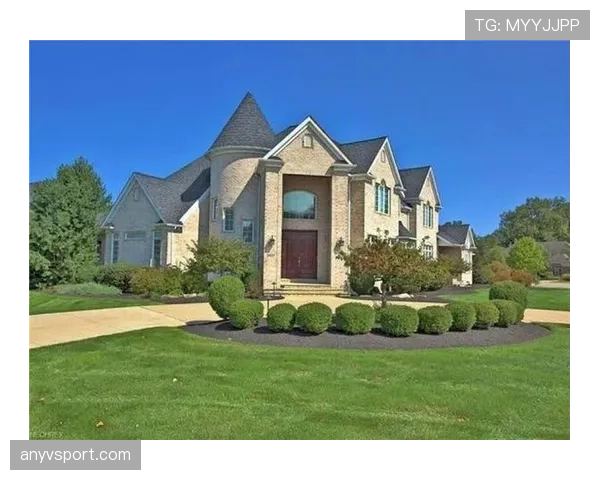 欧文又换新豪宅了？这生活和普通人真是两个世界啊！